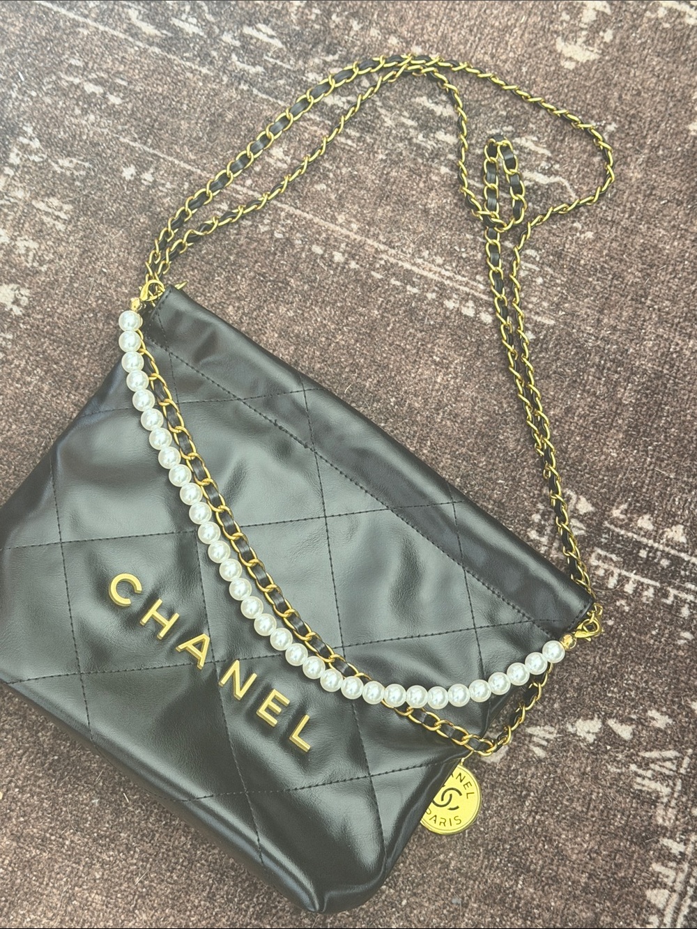 GWP-CHANEL Black Quilted Shoulder Bag with Pearl-Accent Chain